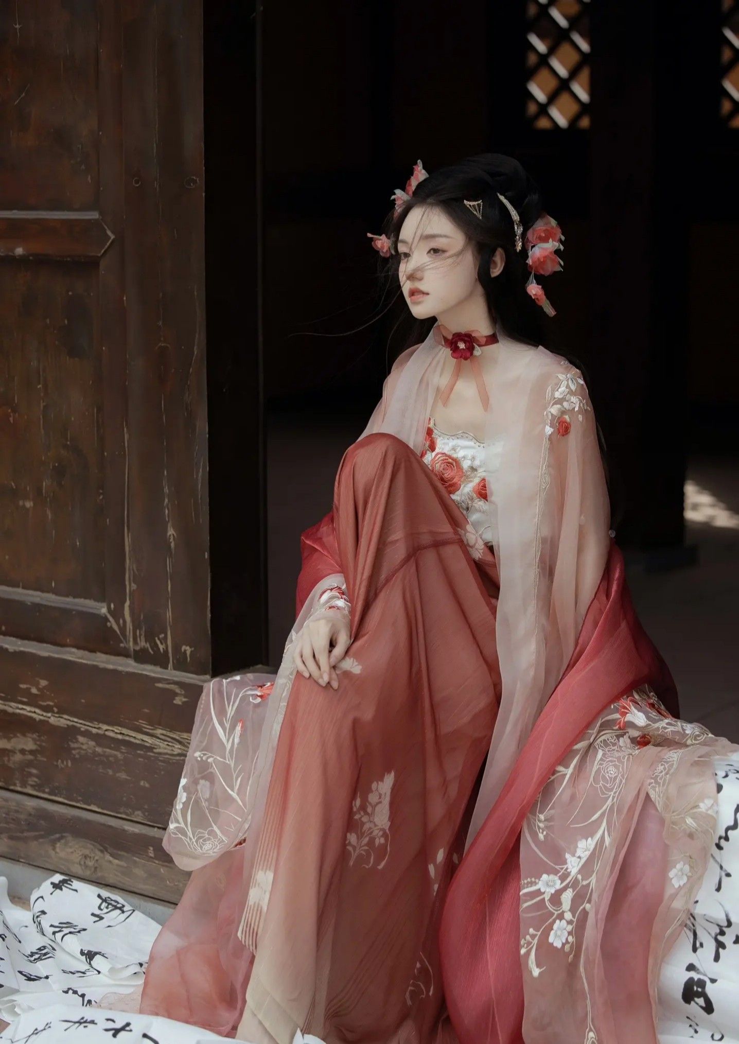Elegant Long-Style Cheongsam for High-End Fashion Shows