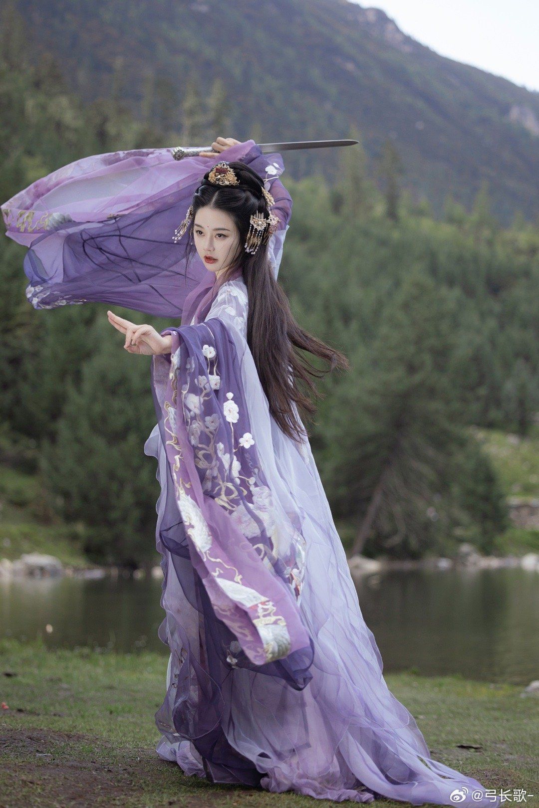 Little Girls Fashion:The Rise of Fake Two-Piece Cheongsam