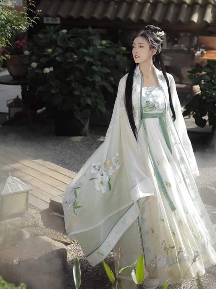 Hanfu Blind Boxes:Unboxing the Traditional Chinese Fashion Hanfu Blind Boxes:Unboxing the Traditional Chinese Fashion