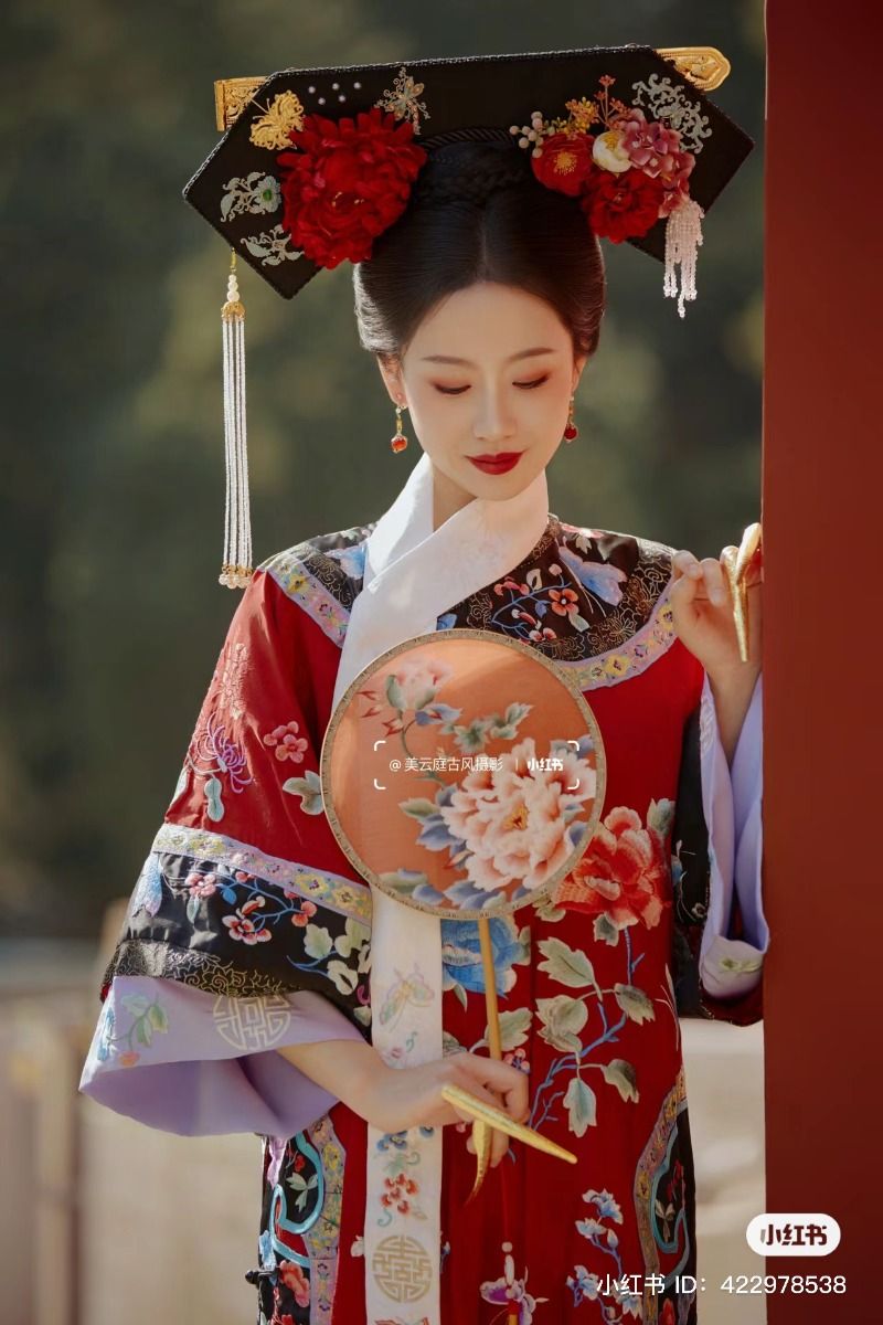 The Aristocratic Miss of the Republic:Qipao,Warlord and the Politics of the Nationalist Era The Aristocratic Miss of the Republic:Qipao,Warlord and the Politics of the Nationalist Era