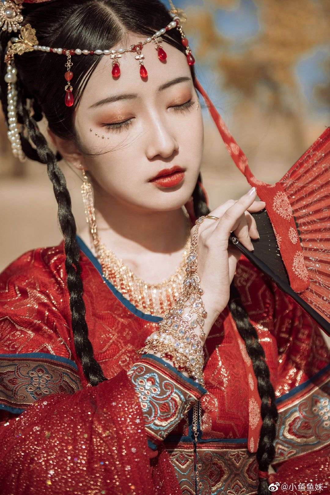 Reinventing Traditional Hanfu Fashion for Modern Women:The New 2023 Collection