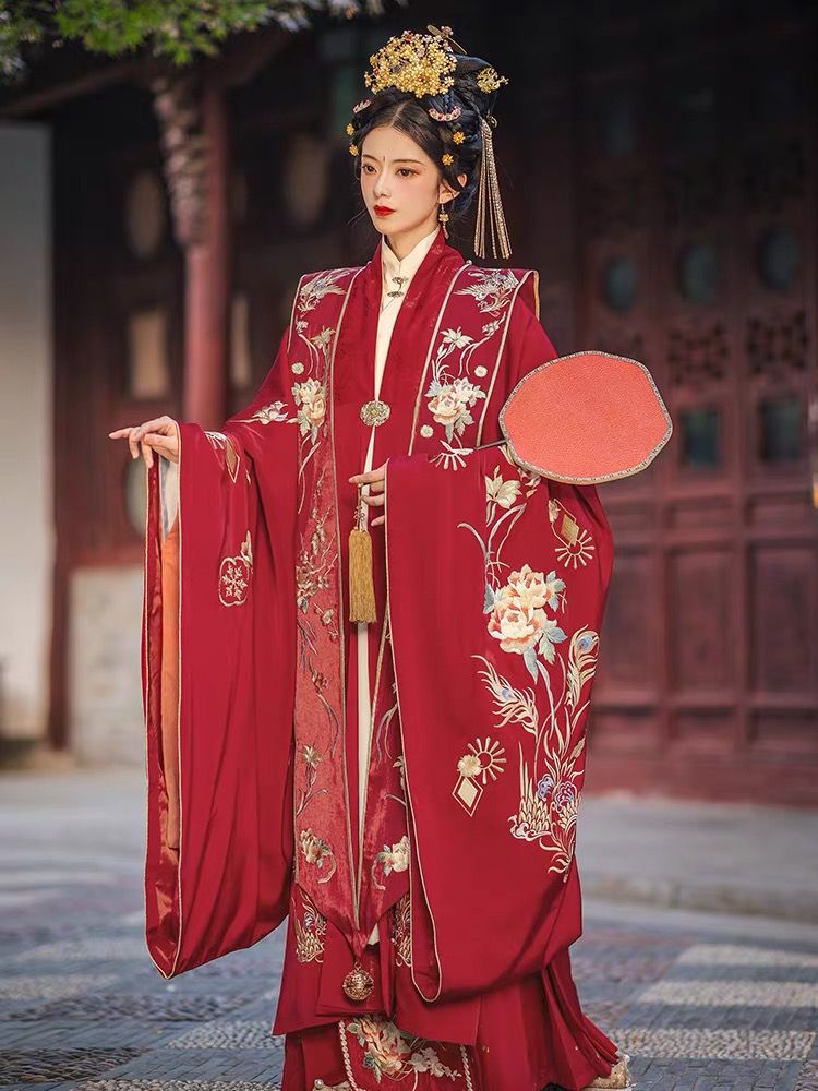 The Youth in Traditional Chinese Clothing:The Story of a Hanfu Child Called Qingziji