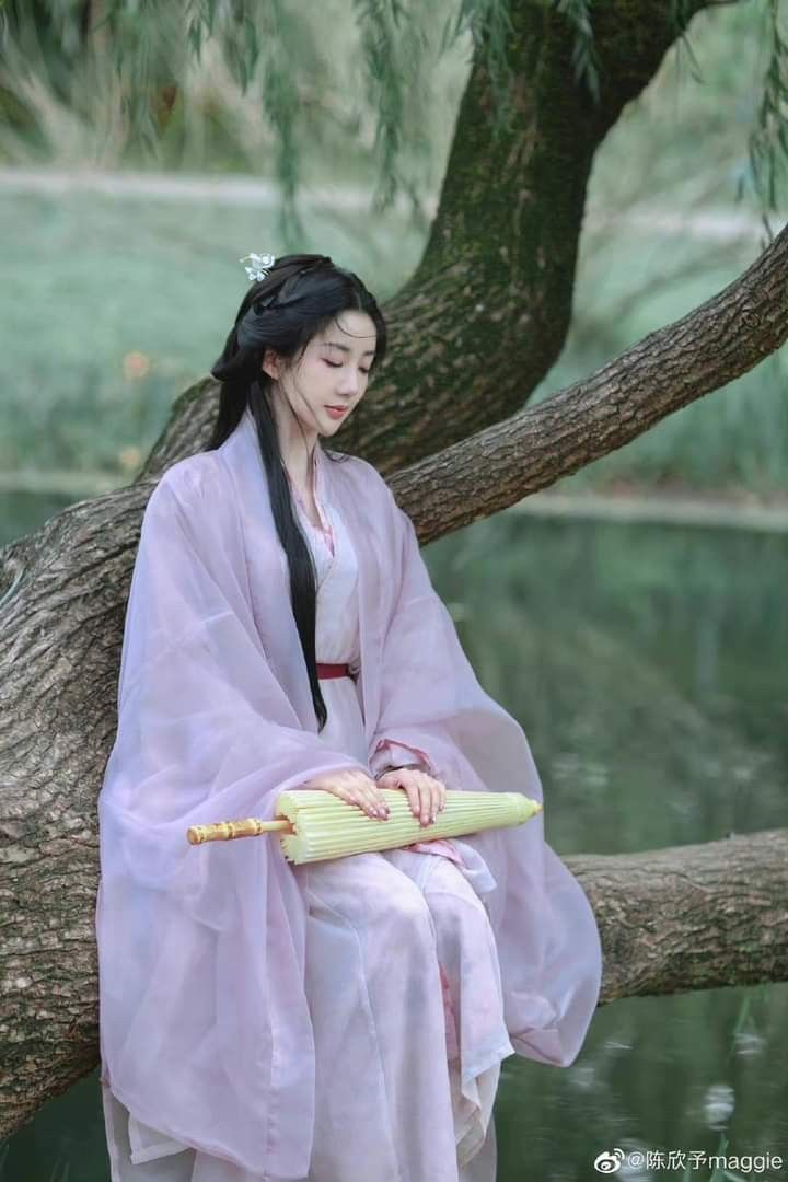 Hanfu Fashion Clearance Sale Unparalleled Bargains on Traditional Chinese Attire Hanfu Fashion Clearance Sale Unparalleled Bargains on Traditional Chinese Attire