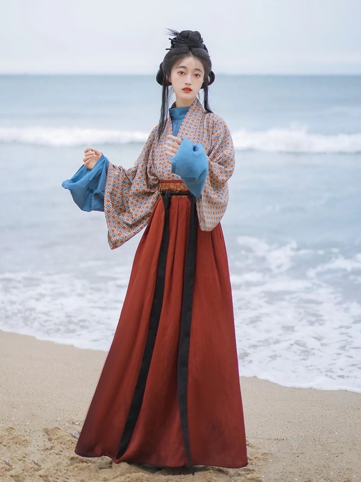 Elegant Display of Fans and Cheongsam:A Cultural Journey Through Time Elegant Display of Fans and Cheongsam:A Cultural Journey Through Time