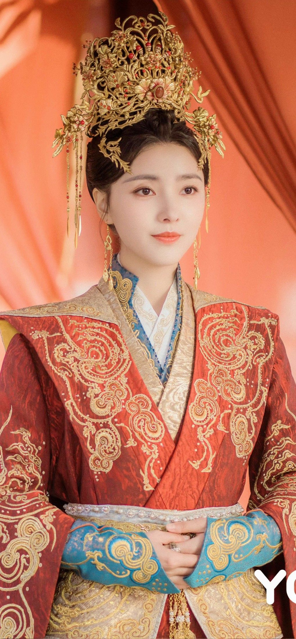 Daily Life in Spring with Traditional Hanfu Fashion Daily Life in Spring with Traditional Hanfu Fashion