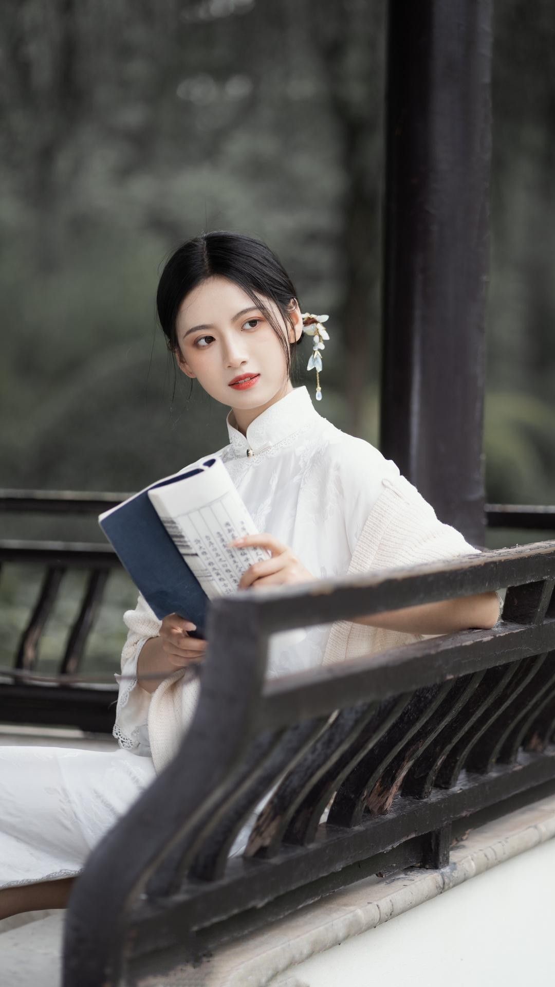 The Elegance of a Black Cheongsam-Inspired Cardigan