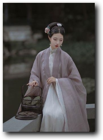 Ethereal Elegance:The Mosaic Skirt,Tassel Earrings and Their Cultural Significance Ethereal Elegance:The Mosaic Skirt,Tassel Earrings and Their Cultural Significance