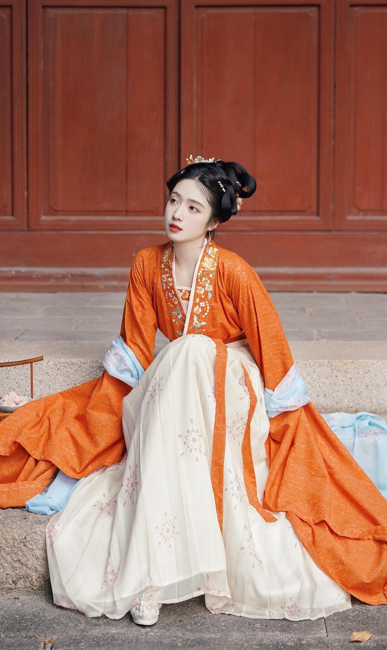 The 150-Horseface Skirt:A Traditional Beauty in Modern Fashion