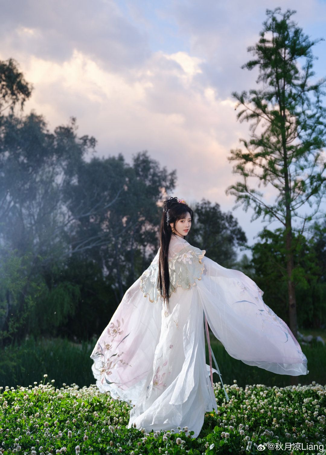 The Elegance of a Black Jacket Over a Black Cheongsam The Elegance of a Black Jacket Over a Black Cheongsam