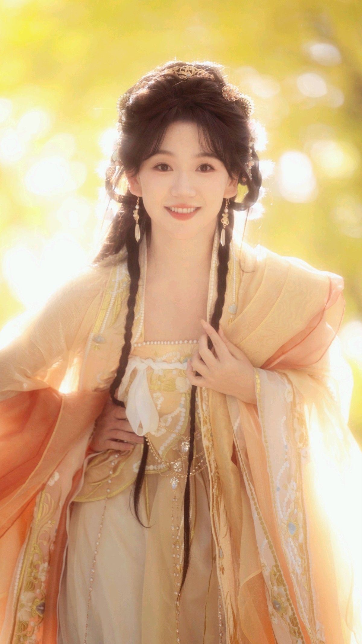 Ancient Womens Hanfu Costumes:The Enchanting Beauty of a Teenage Girl in Traditional Splendor Ancient Womens Hanfu Costumes:The Enchanting Beauty of a Teenage Girl in Traditional Splendor