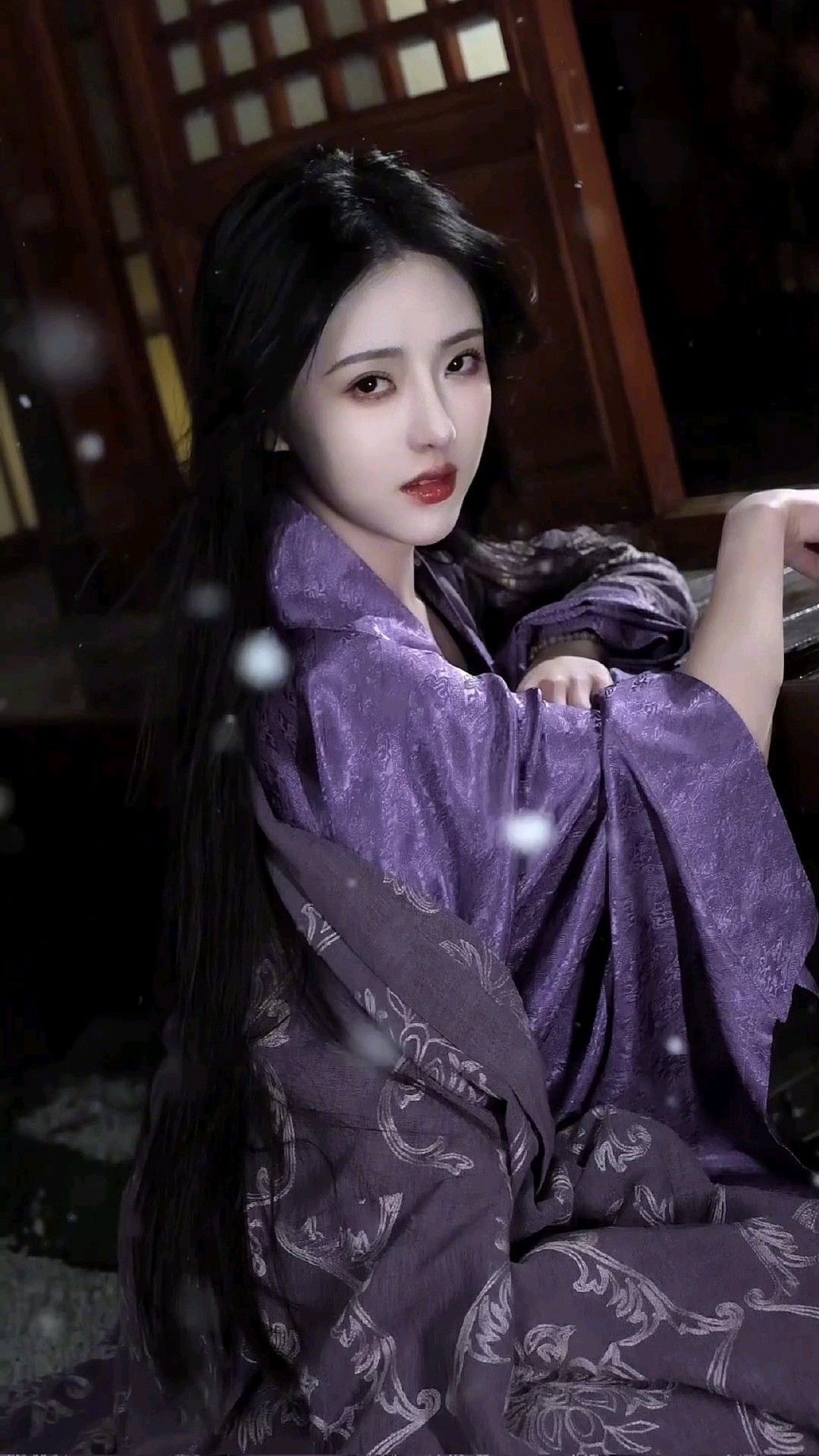The Splendor of Cheongsam:Embracing the Chinese Traditional Style