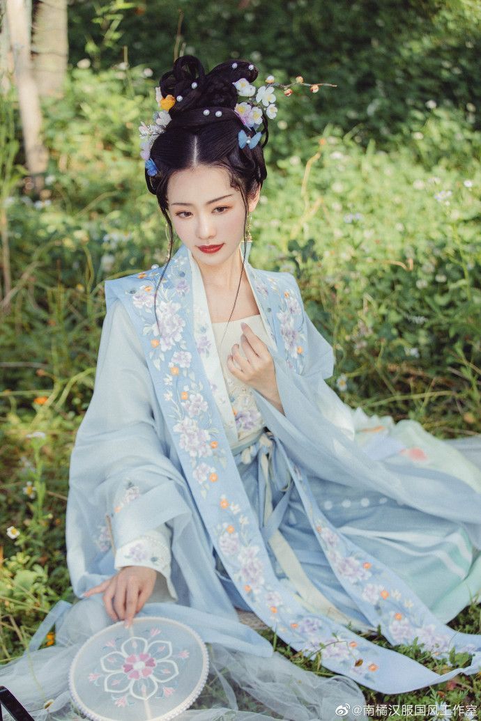 Autumn Qipao Fashion for Little Girls:Embracing the Enchantment of Traditional Elegance Autumn Qipao Fashion for Little Girls:Embracing the Enchantment of Traditional Elegance