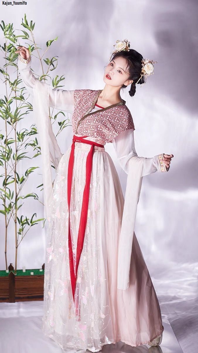 Classic Dance Cheongsam:Embodying the Essence of Grace and Elegance Classic Dance Cheongsam:Embodying the Essence of Grace and Elegance