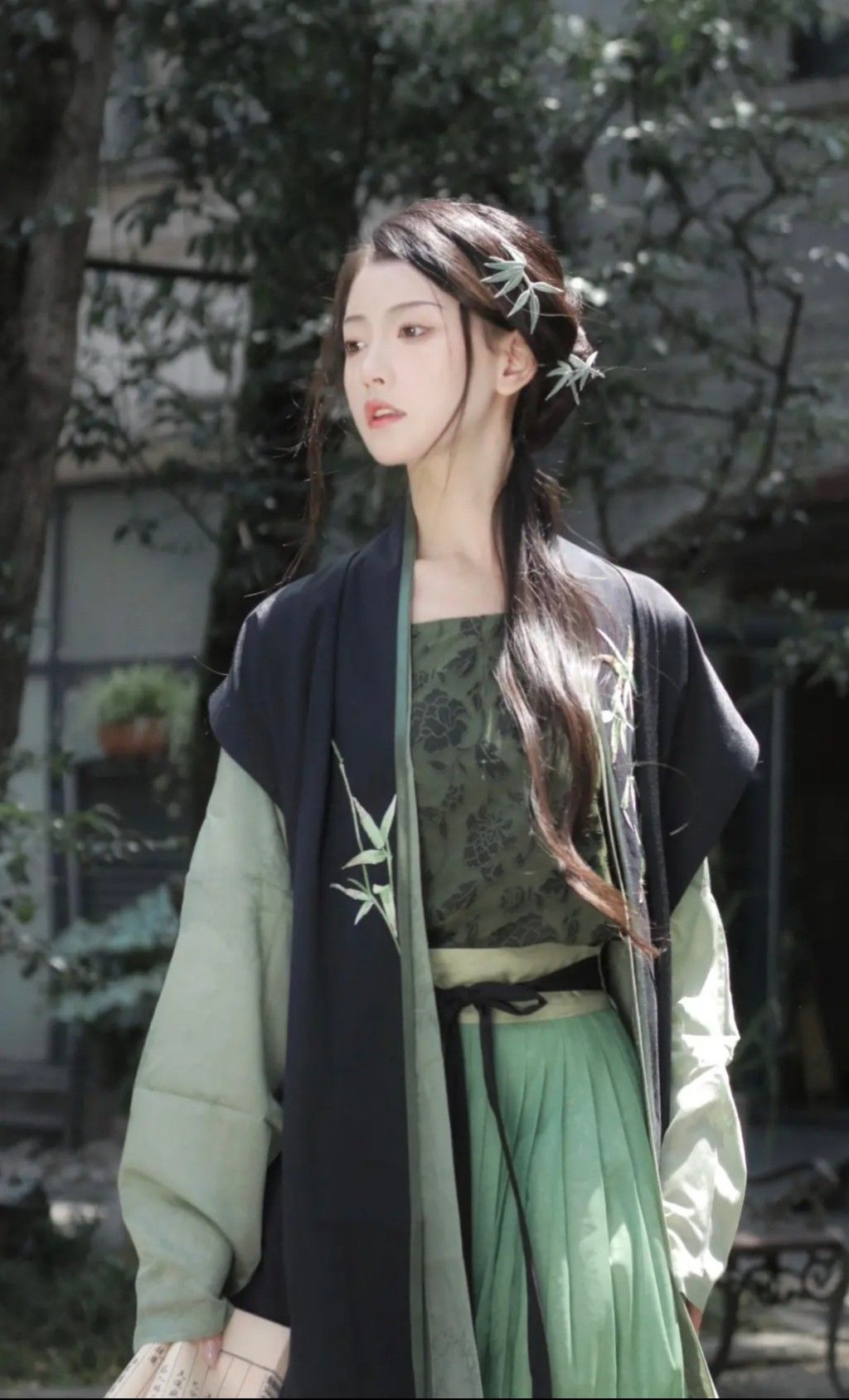 Summer Maternity and Child Fashion in Traditional Hanfu Attire