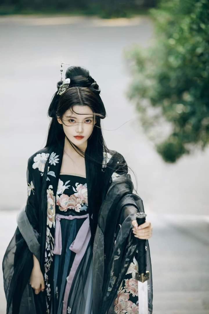 The Enchantment of Hanfu for a Girl at Eight