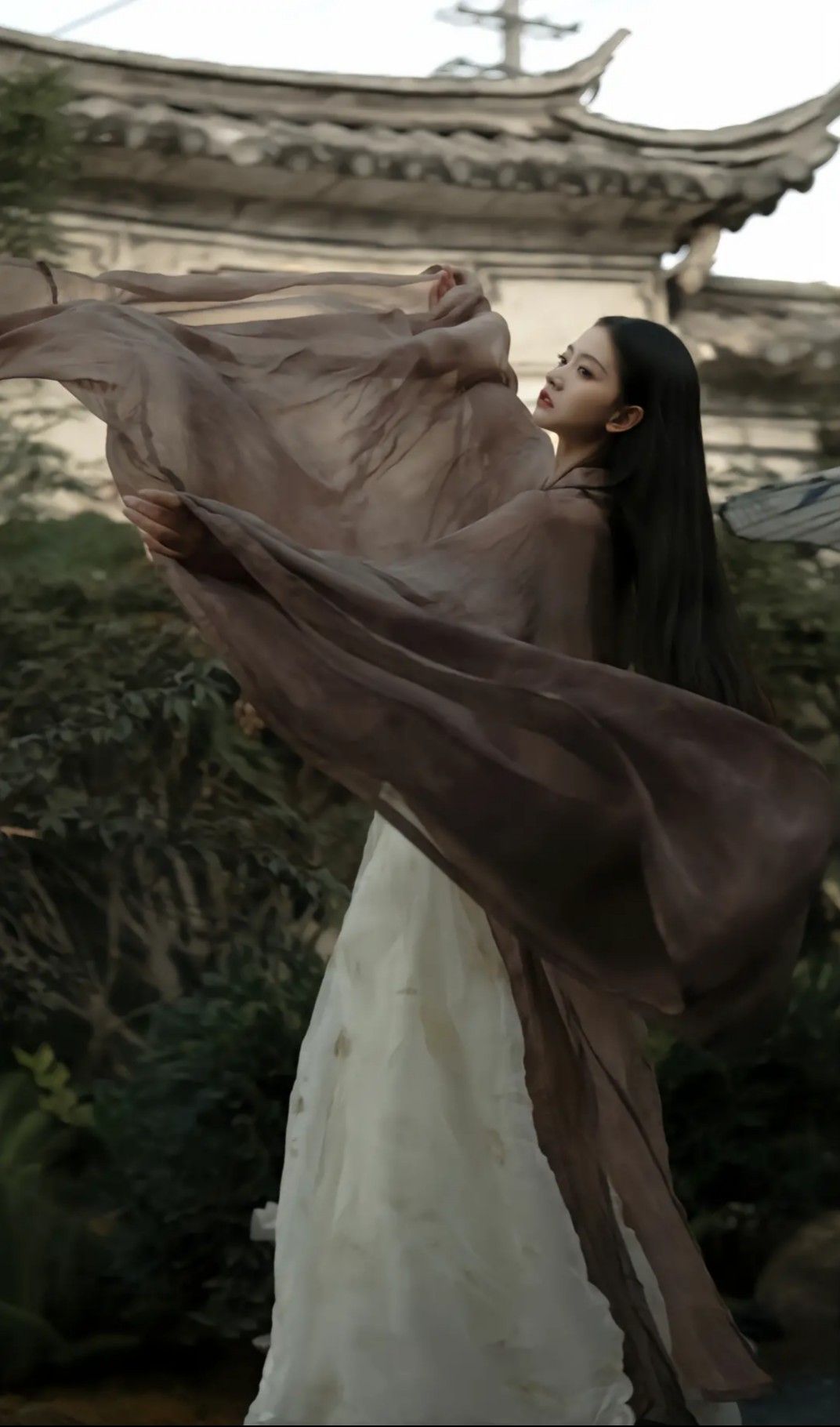The Three-Year-Old Girls Horseface Skirt:A Journey into Traditional Chinese童装