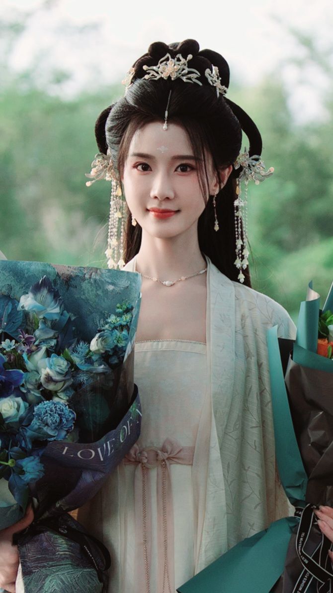 The Revival of Traditional Chinese Clothing:The Charm of Ming Dynasty Style Hanfu