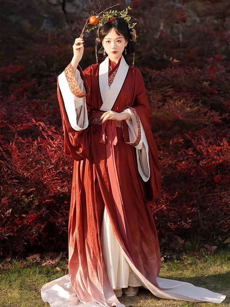 Enhancing the Noble Elegance of Traditional Cheongsam with a Modern Two-Piece Set