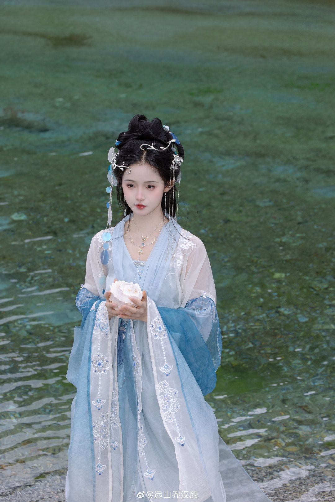 Elegance in Summer:The Revival of Womens Hanfu Traditional Chinese Clothing Elegance in Summer:The Revival of Womens Hanfu Traditional Chinese Clothing
