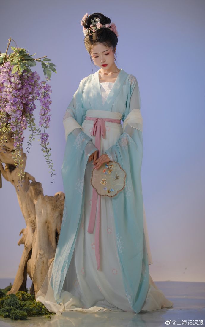 Large Size Mianqun Skirt for Engagement Ceremonies:A Guide to Stylishness and Comfort Large Size Mianqun Skirt for Engagement Ceremonies:A Guide to Stylishness and Comfort