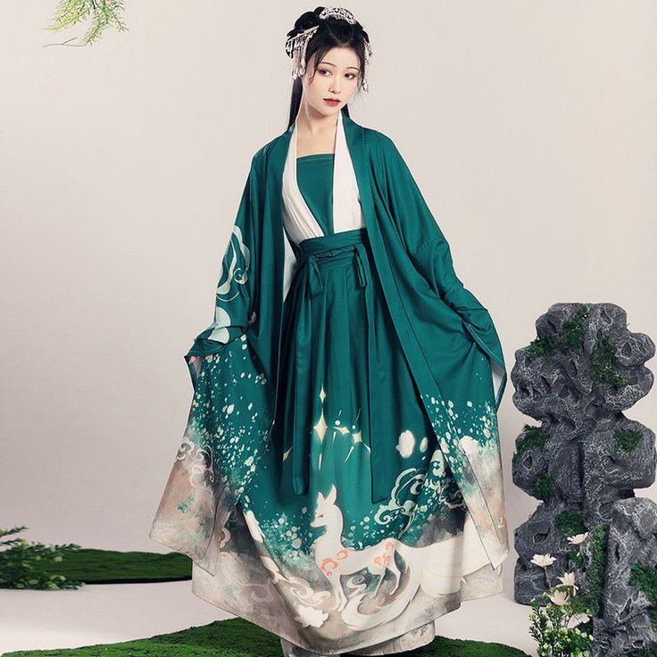 The Splendor of Hanfu:The Art of Wearing Pai Bo and Silk Veils