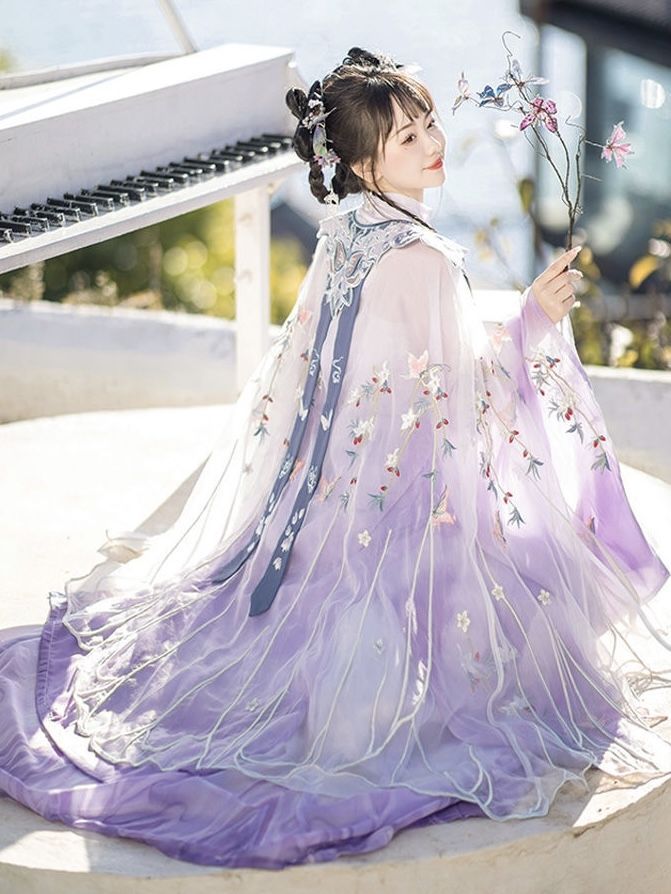 Vintage Cheongsam Accessories:A Glimpse into Old Shanghais Splendor during the Republic Era Vintage Cheongsam Accessories:A Glimpse into Old Shanghais Splendor during the Republic Era