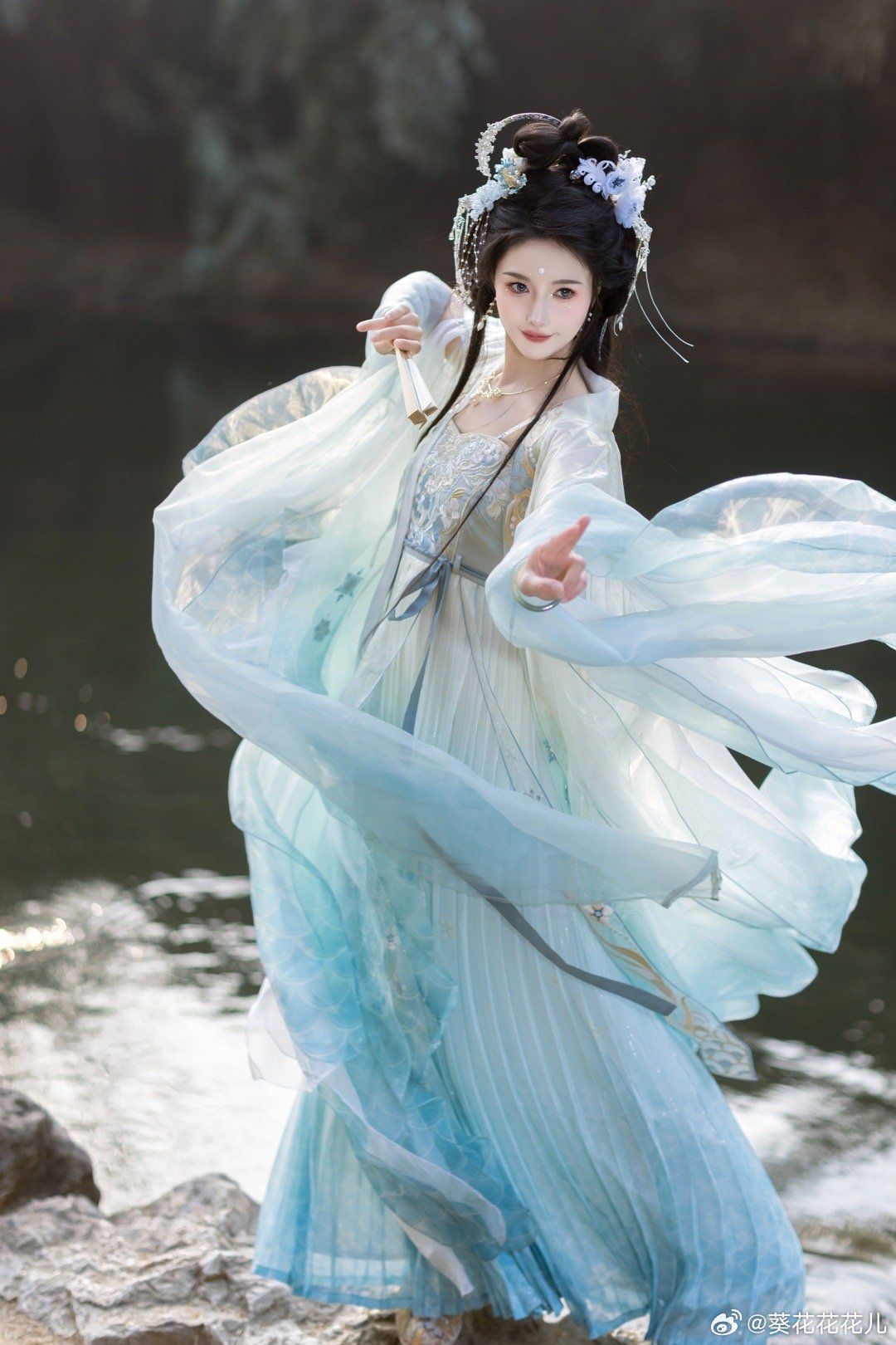 Unveiling the Elegance of Airline Uniforms:The Cheongsam-Inspired Flight Attendant Outfits