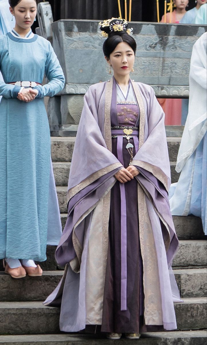 Splendid Beauties in Traditional Hanfu Fashion:The Original Craftsmanship of Splendid Splendor
