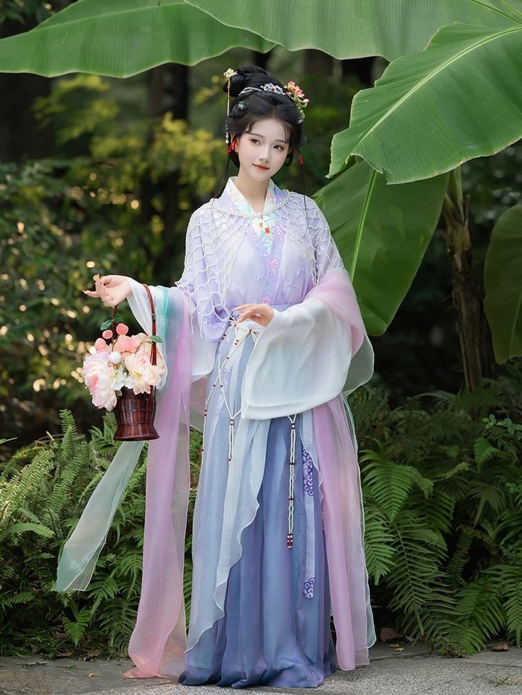 The Materials of Traditional Chinese Hanfu Costumes