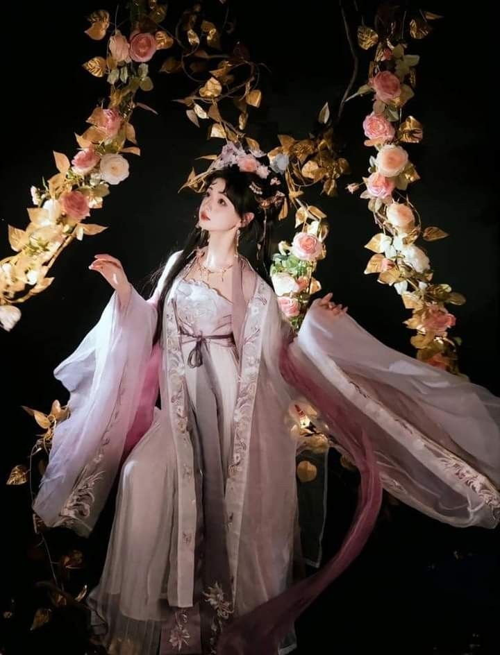 彼岸花汉服 重回汉唐 彼岸花汉服 重回汉唐