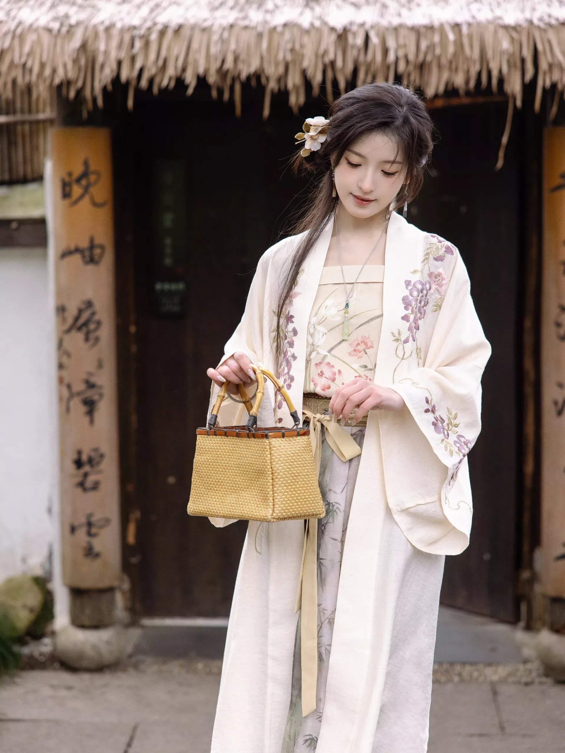 Embroidery Splendor:The Art of Double-Sided Hanfu Embroidery