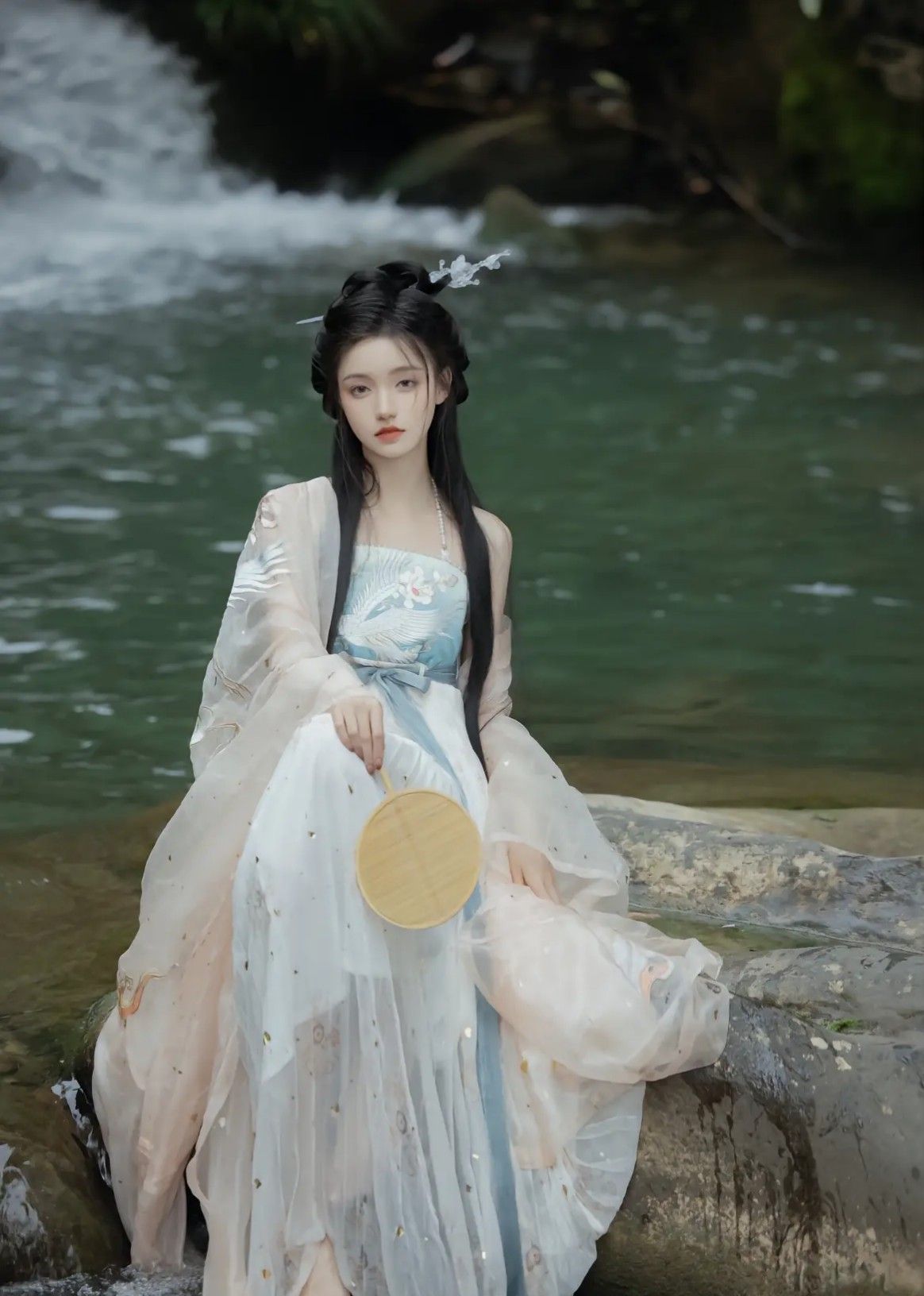 Winter Ming-Style Hanfu:A Blend of Tradition and Modernity Winter Ming-Style Hanfu:A Blend of Tradition and Modernity
