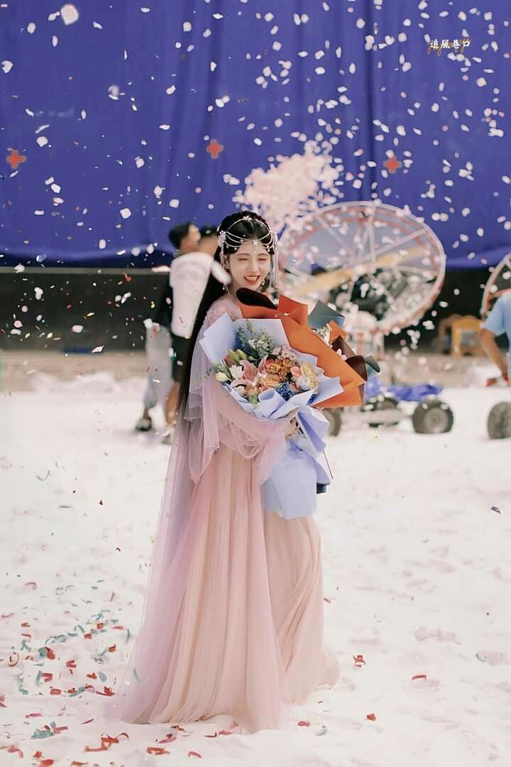 Elegant Green Plum-blossom Skirt:A Womans Adorable Horseface Dress