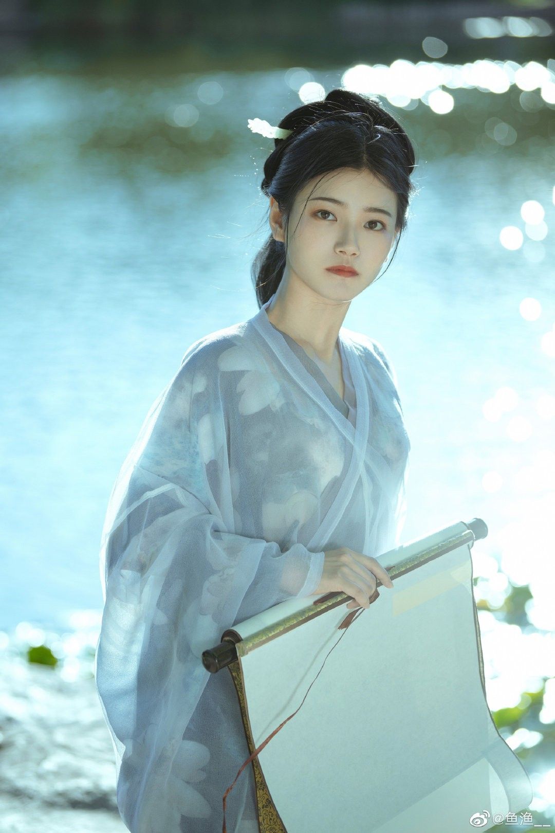 The Bridal Cheongsam and Hair Accessories:A Traditional Elegance The Bridal Cheongsam and Hair Accessories:A Traditional Elegance