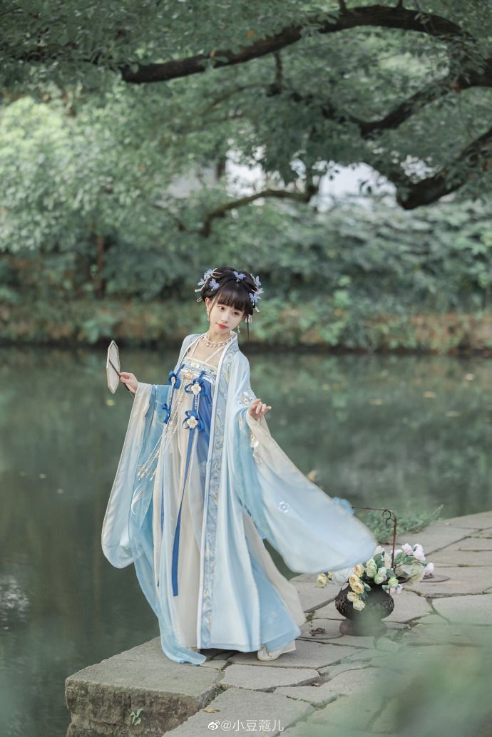 The Splendor of Hanfu:A Detailed Exploration of the Fringes of Headwear The Splendor of Hanfu:A Detailed Exploration of the Fringes of Headwear