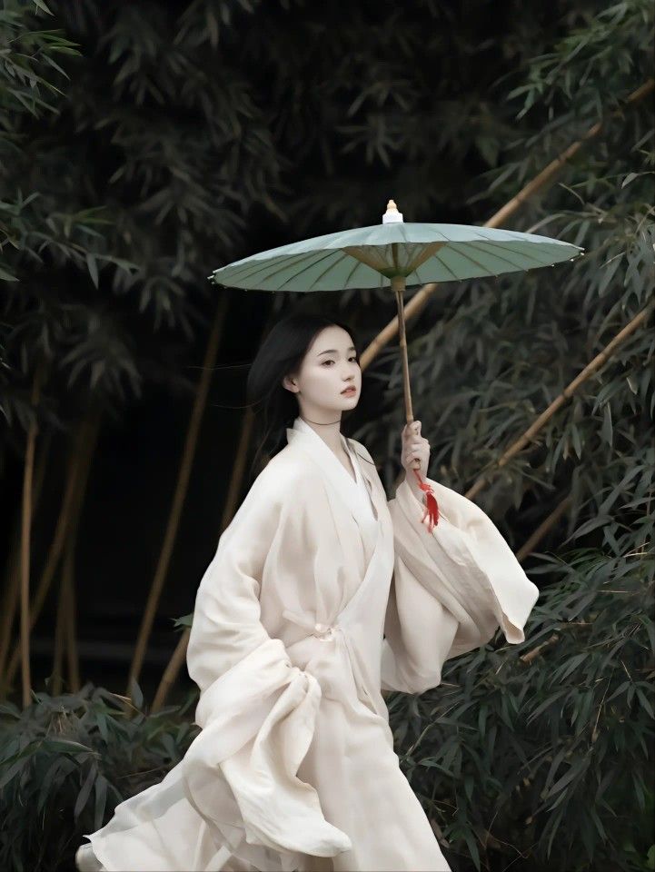 Embracing Tradition:A Cashmere Cheongsam-Style Dress