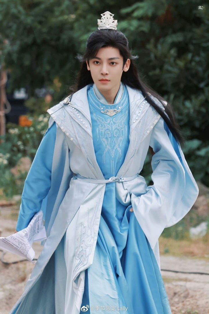 Traditional Hair Ornaments in Hanfu Fashion:A Simple Guide Traditional Hair Ornaments in Hanfu Fashion:A Simple Guide