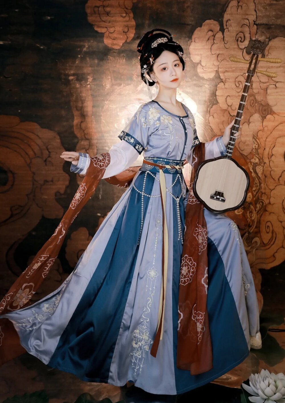 The Charm of Cheongsam-Style Dresses:A Blend of Tradition and Modernity The Charm of Cheongsam-Style Dresses:A Blend of Tradition and Modernity
