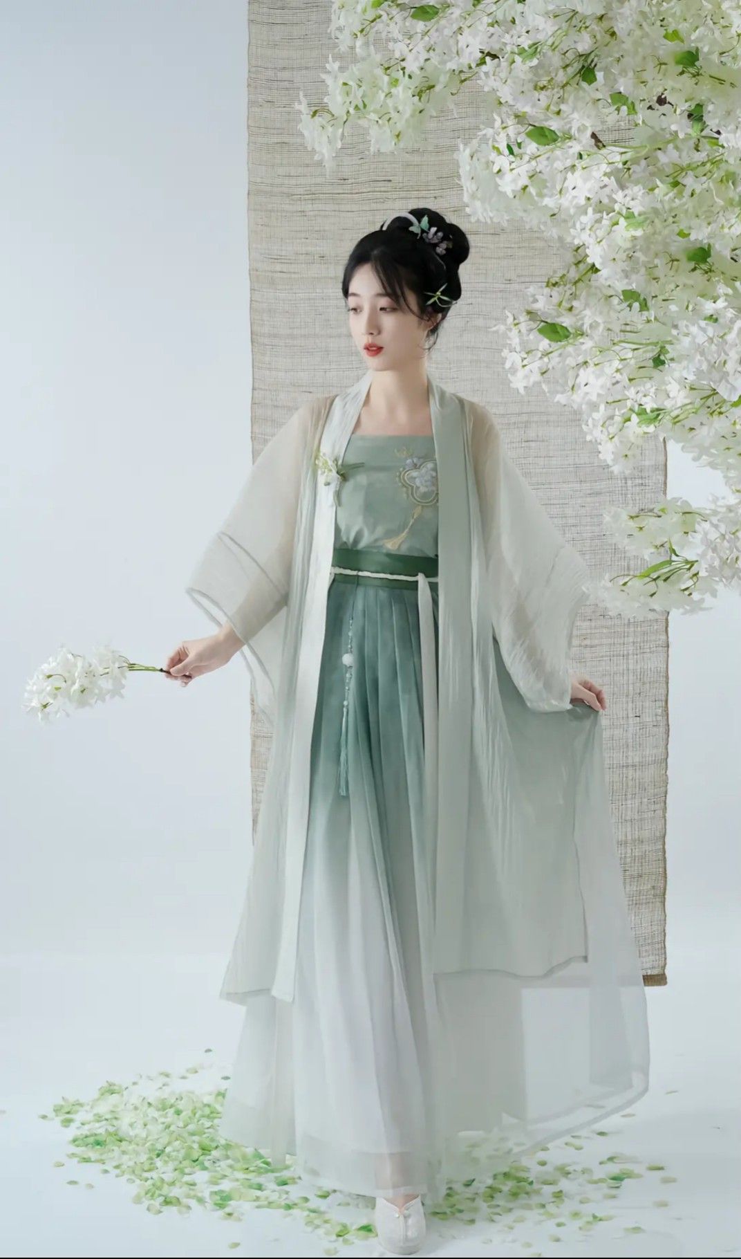 Summer Fashion:The Perfect Shoes to Match Your Cheongsam