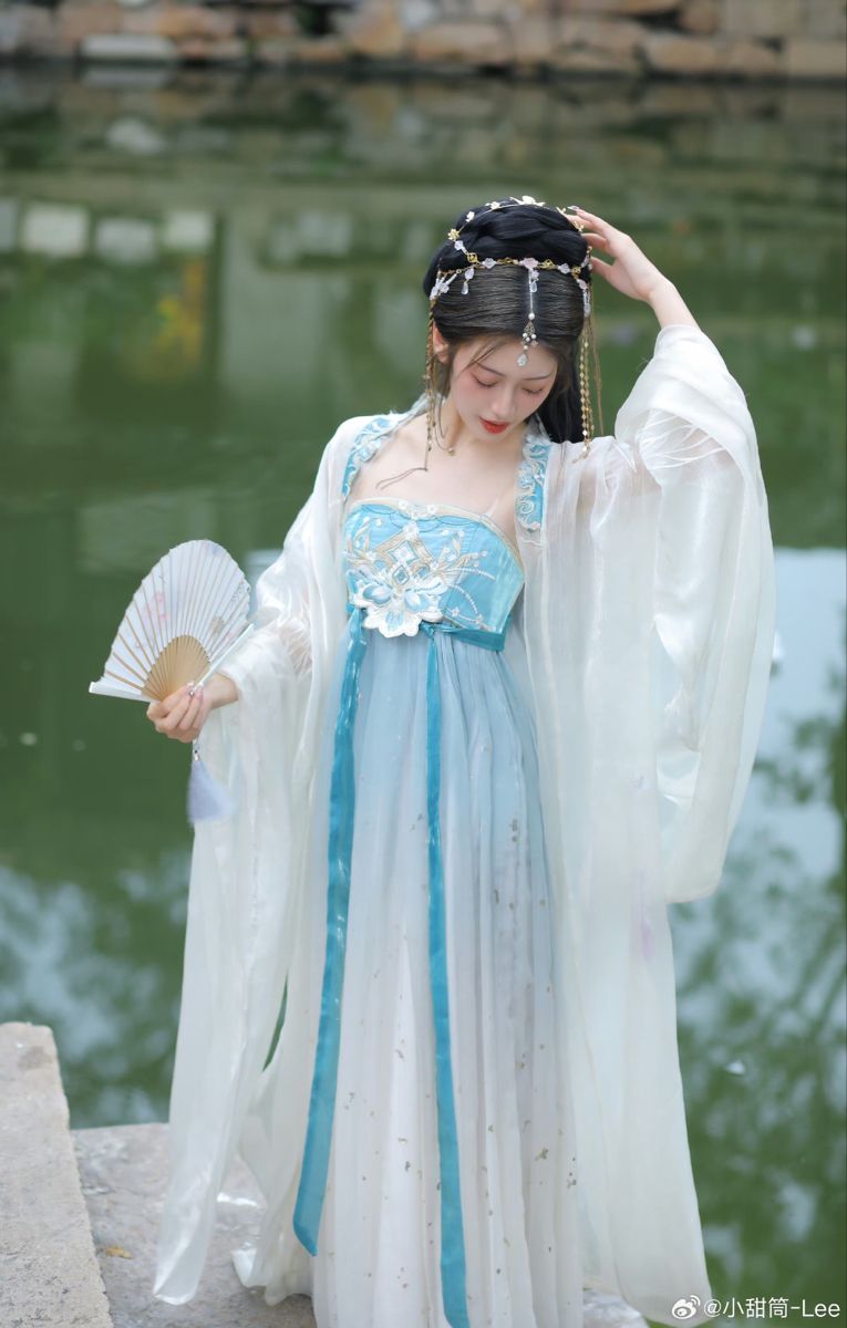 Qipao:A Traditional Chinese Elegance for a Ten-Year-Old Child