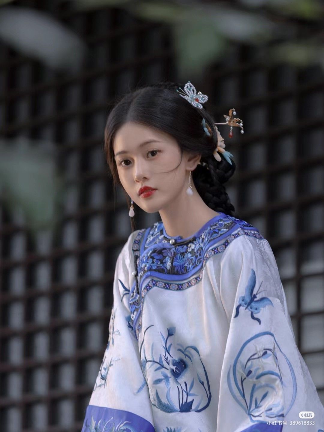 The Rise of Qipao:Womens Fashion and Military Politics in the Republic of China The Rise of Qipao:Womens Fashion and Military Politics in the Republic of China