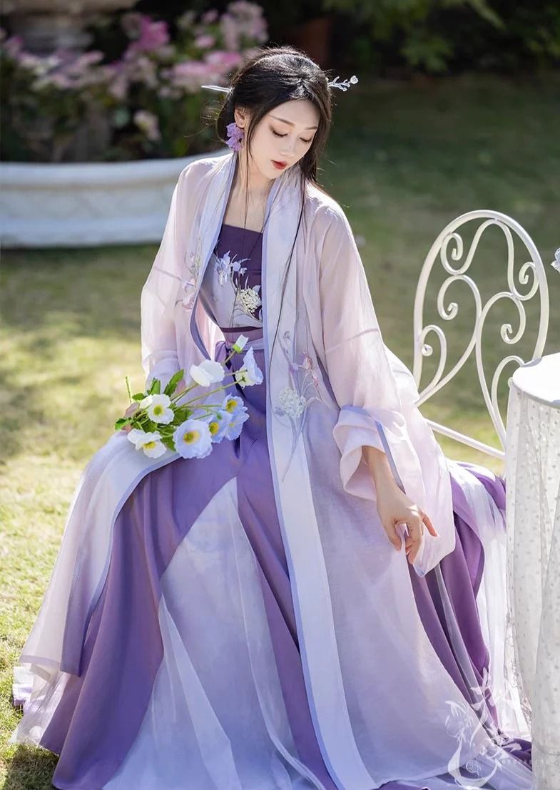 The Return of the Wild Geese:Embracing the Same Hanfu Fashion as Xiao Man