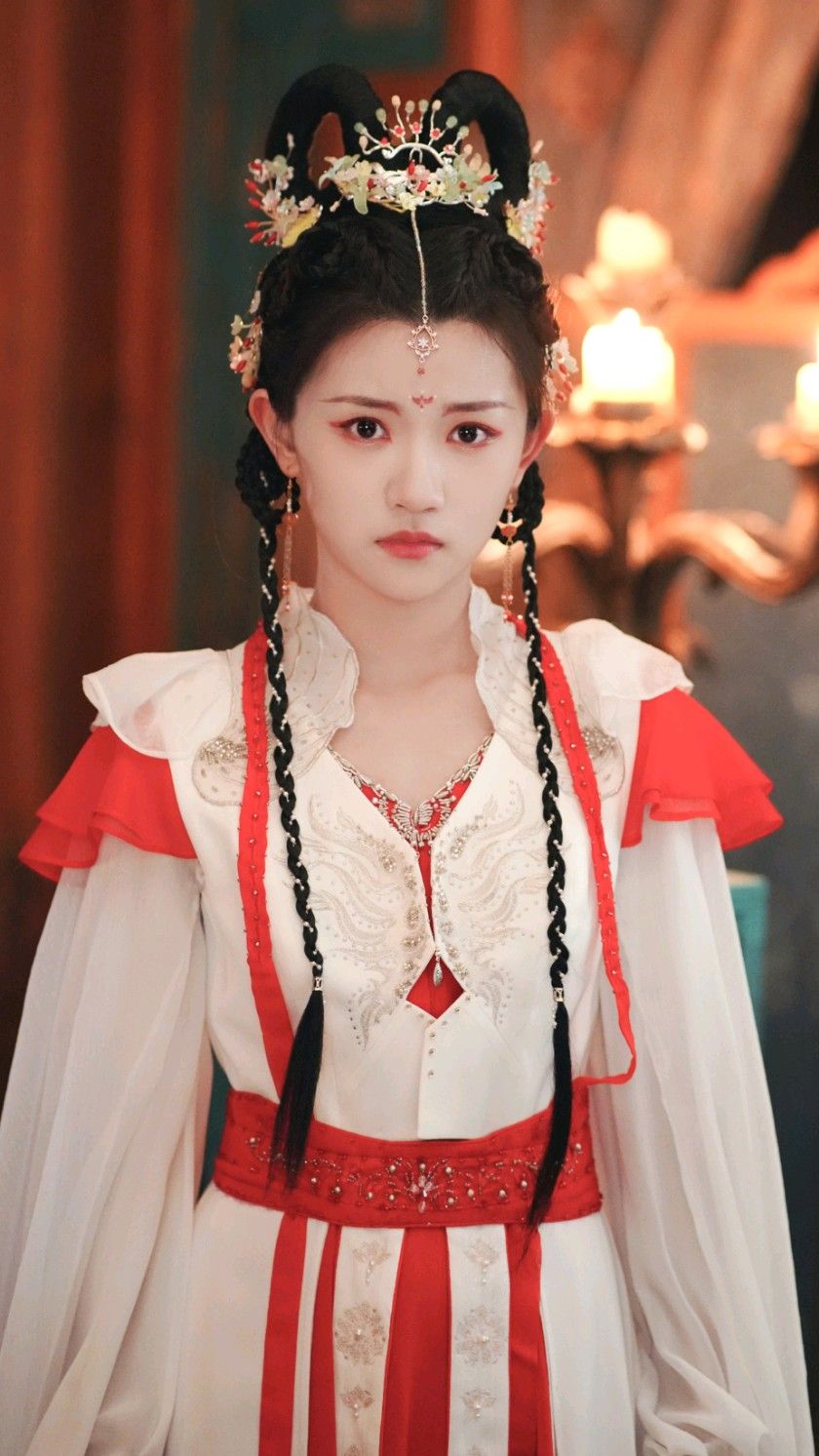 Red Cheongsam Style:Following in the Footsteps of Fan Bingbing Red Cheongsam Style:Following in the Footsteps of Fan Bingbing