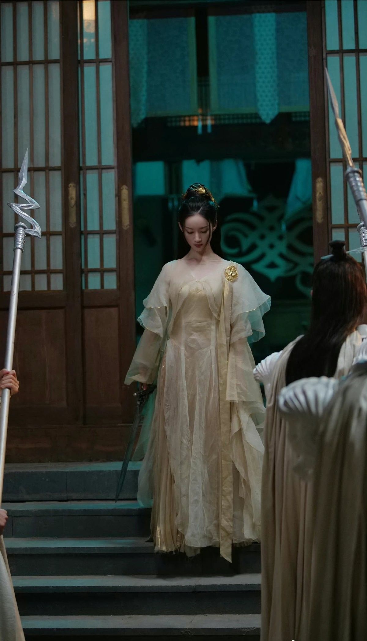 The Story of a Child Girl as the Empress in Hanfu Traditional Dress The Story of a Child Girl as the Empress in Hanfu Traditional Dress