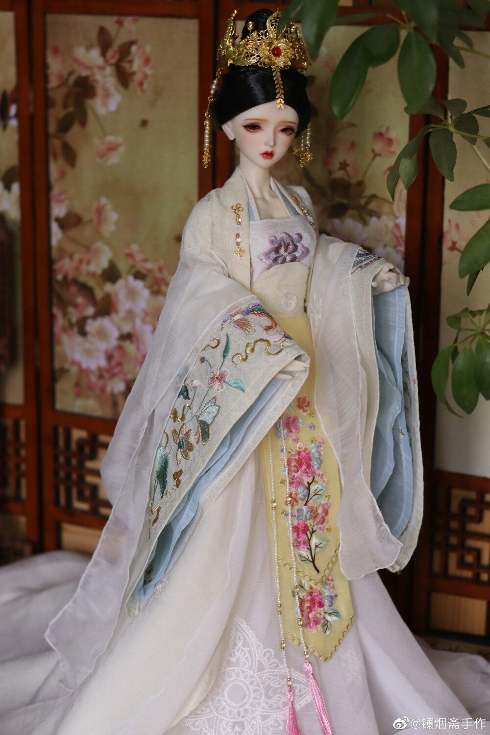 Winter Long-Style Hanfu Coats for Women:A Guide to Traditional Elegance