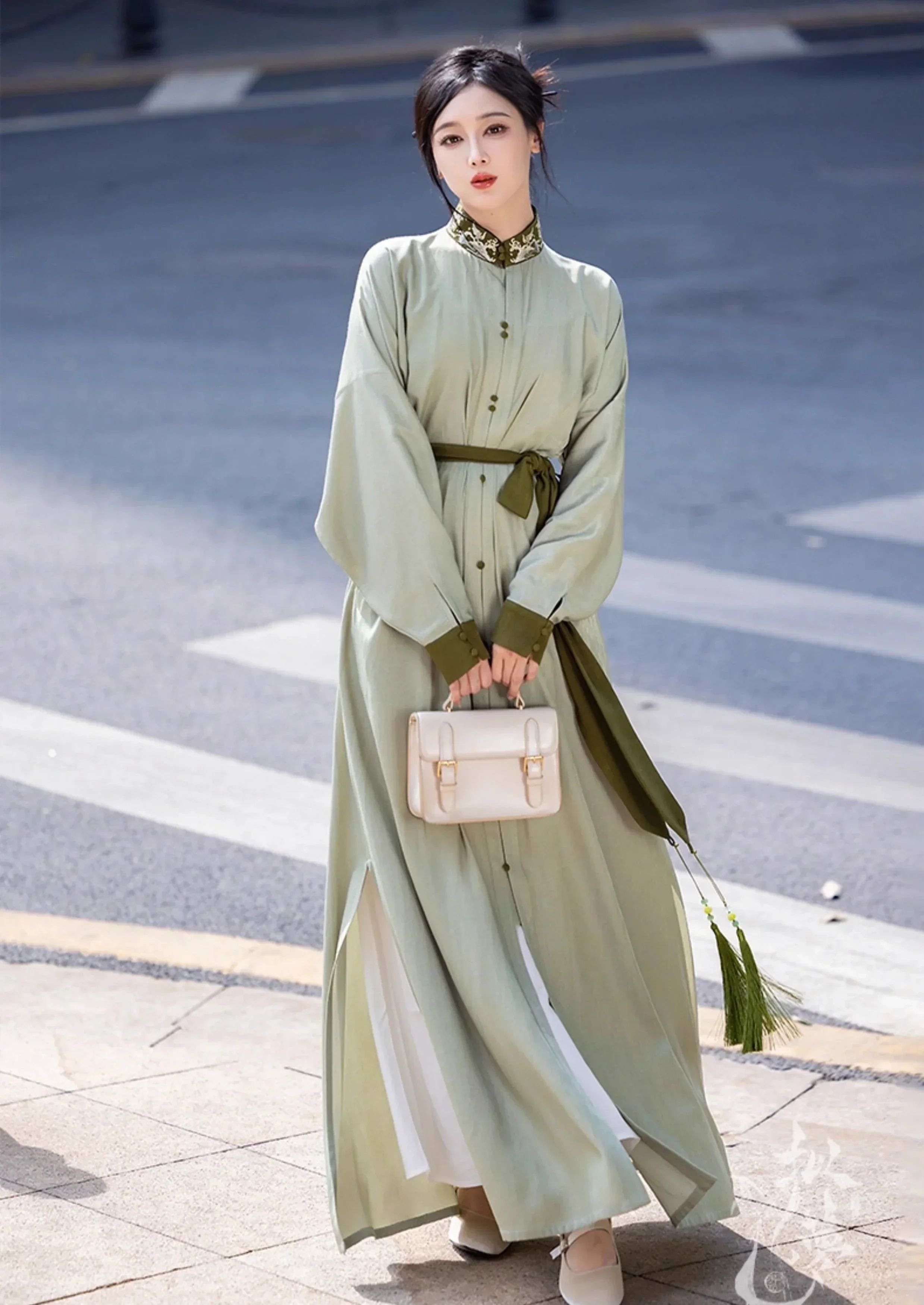 The Journey of a 10-Year-Old Girl into the World of Hanfu Han Chinese Traditional Clothing) The Journey of a 10-Year-Old Girl into the World of Hanfu Han Chinese Traditional Clothing)