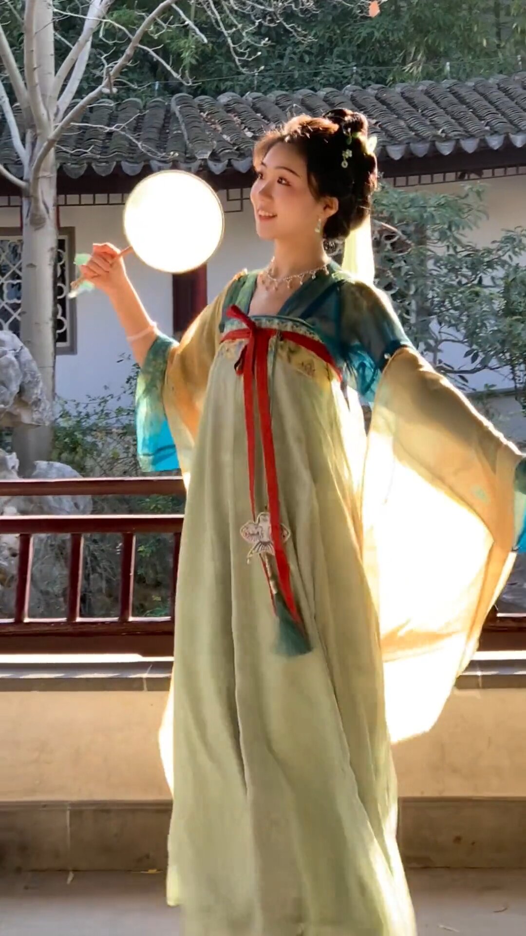 The Vibrant Red Robe:Unveiling the Essence of Traditional Chinese Hanfu Fashion The Vibrant Red Robe:Unveiling the Essence of Traditional Chinese Hanfu Fashion