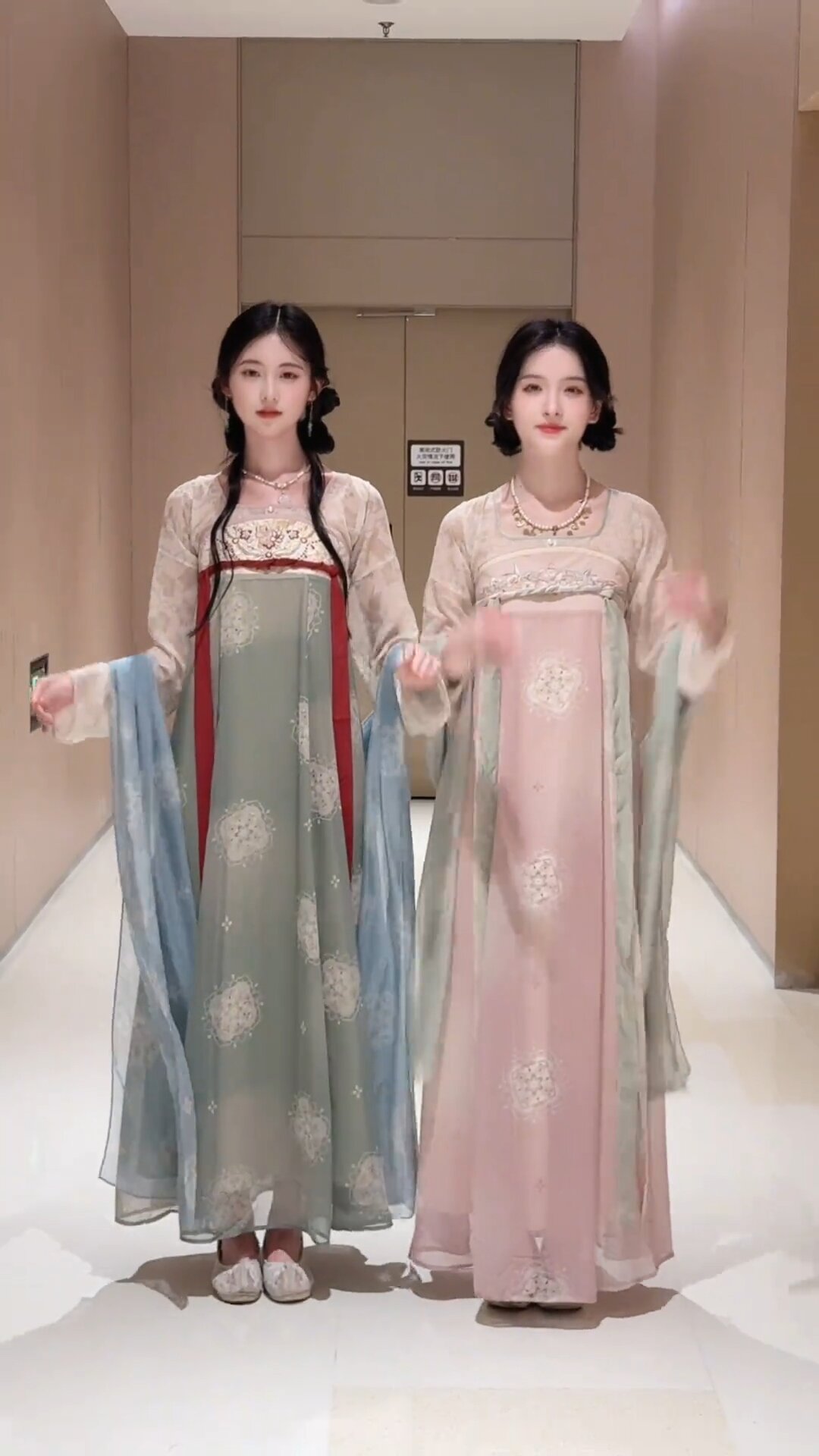 Elaborate Ancient Chinese Girls Costume for Childrens Performing Arts