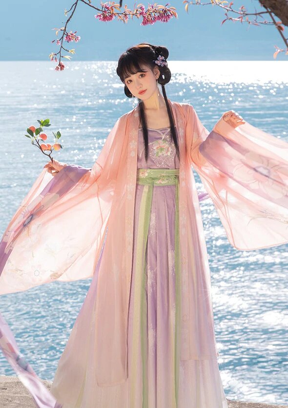 Elegance of Hanfu in Song Dynasty:The Serene Beauty of Qingpingyue Elegance of Hanfu in Song Dynasty:The Serene Beauty of Qingpingyue