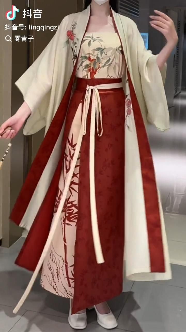 Exploring the Elegance of Black New Chinese Style Cheongsam The Art of Traditional Qipao Revival Exploring the Elegance of Black New Chinese Style Cheongsam The Art of Traditional Qipao Revival